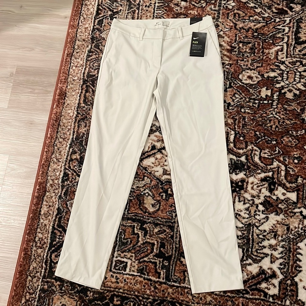NWT women’s Nike golf pants size 4